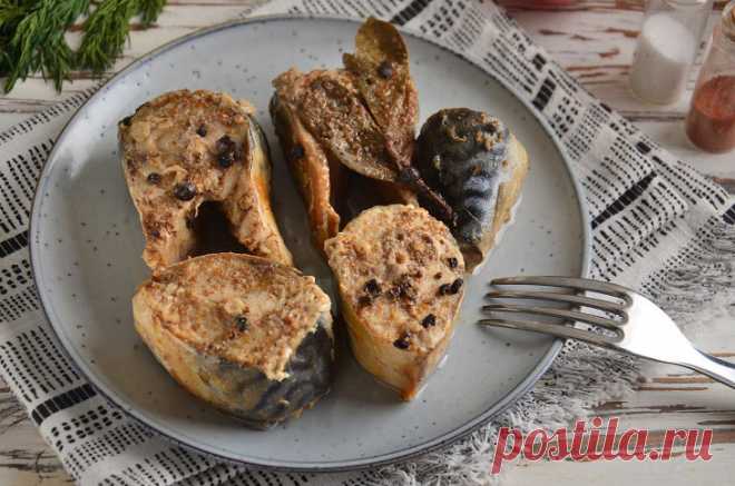 Нежнейшая скумбрия в подсолнечном масле | Foodbook.su Скумбрия в подсолнечном масле готовится достаточно просто, так как рыба сама по себе жирная и вкусная, все моменты приготовления рассмотрим в рецепте. Для приготовления такой рыбы нужно использовать