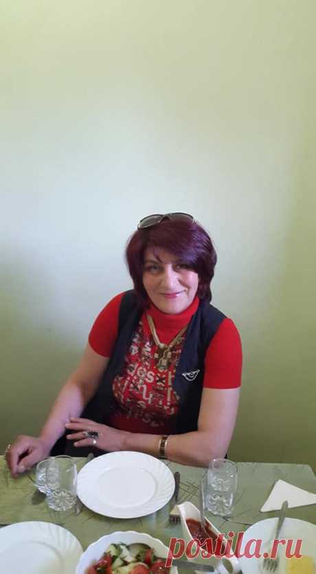 Հայոց հսկաների`ԱՐԱՐԱՏԻ եւ ԱՐԱԳԱԾԻ հովանու ներքո🌼
Ծանրաբեռնված ու հոգնեցուցիչ աշխատանխային խորհրդակցությունից հետո օրն առավել հաճելի ավարտ ունեցավ: Գործընկերներիս հետ ոչ միայն հաճելի ժամանակ անցկացրինք,այլև հիշողության գիրկն ուղարկվող գեղեցիկ լուսանկարներ ունեցանք մայիսյան ծաղկունք ապրող հայրենի Ապարանիս գեղատեսիլ բնաշխարհի գրկում`բիբլիական հաոց լեռների վեհաշուք տեսքով զմայլված.....