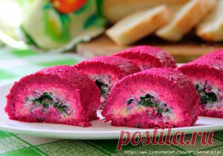 СВЕКОЛЬНЫЙ РУЛЕТ С ТВОРОГОМ И ЗЕЛЕНЬЮ