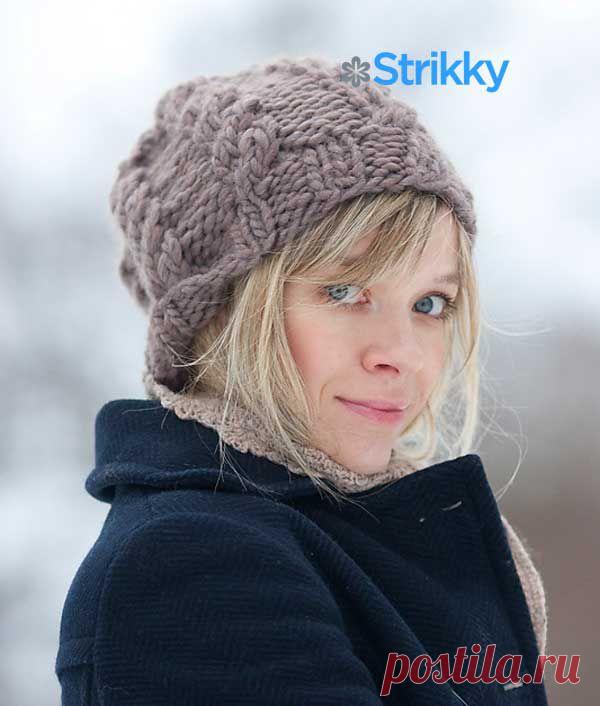 Объемная шапочка с косами от Eveli Kaur вязаная спицами | Strikky.ru