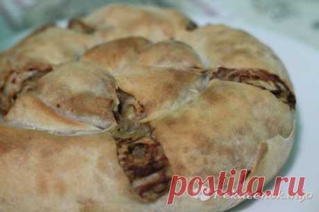 Бурма с мясом и картофелем - Татарский пирог 

Блюдо Татарской кухни

 • Картофель почистить, тщательно моем, натираем на крупной терке.

• Говядину с луковицей пропускаем через мясорубку, добавляем картофель• Фарш и тертый картофель тщательно п…