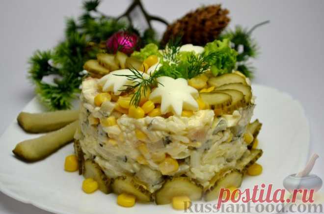 Рецепт: Салат с кукурузой, рисом и копченой скумбрией на RussianFood.com