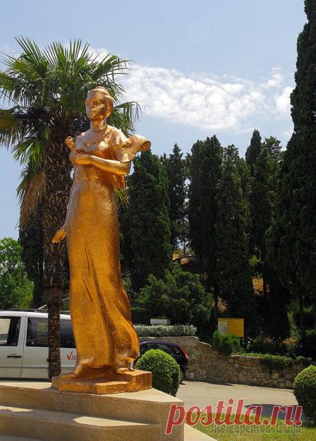 Крым. Мыс Плака. Опунция