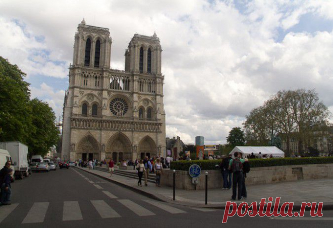 «Париж исчезнувший, Париж возвращенный» - выставка под папертью Собора Парижской Богоматери | Столицы Европы