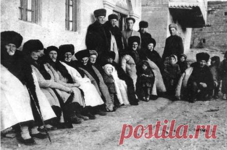 Наши предки предупреждали – нельзя трогать слабого. Рано или поздно объявится его родственник, подрастет сын, выйдет замуж дочь и родит. Прощения не будет.
За деньги можно купить лишь товар, а честь и достоинство здесь никогда не считали товаром. Если чести и достоинства у человека нет, он совсем ничего не стоит, если есть – он бесценен. К большому сожалению, время подмыло эти понятия.
Шелест денежных купюр для многих оказался милее предостережений мудрецов.