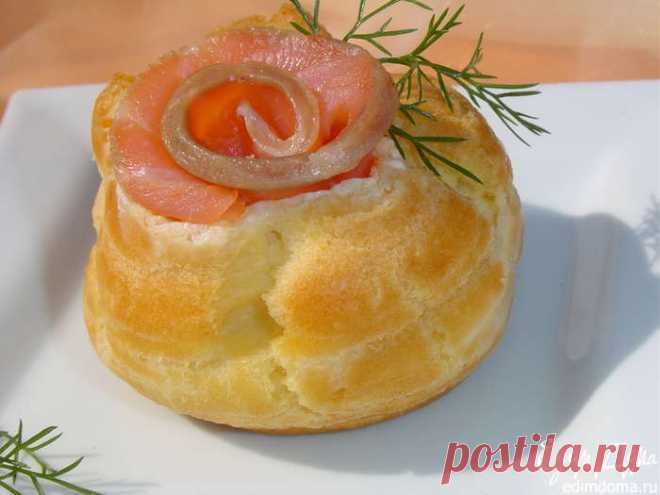 >Профитроли с красной рыбой — это очень вкусно, нежно, эффектно, ярко, красиво!