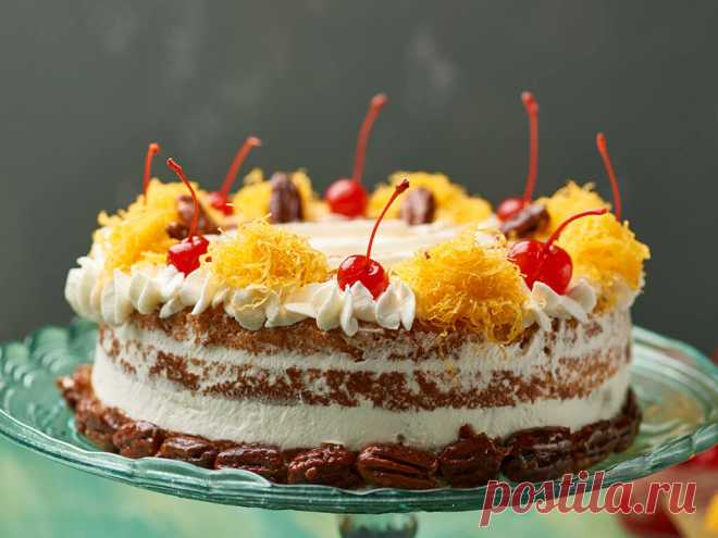 Bolo Martha Rocha diferente da chef Paula Prandini. Além das camadas clássicas com creme de gema, mais um recheio à base de pudim de nozes. Confira!