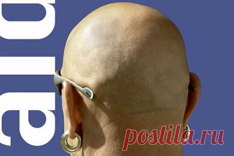 Россиянин назвал посетителя бара лысым и получил пулю в ногу. В центре Москвы в одном из баров посетитель открыл стрельбу за то, что в ходе конфликта его назвали лысым — обидчика мужчина из пистолета ранил в ногу и скрылся с места преступления. По факту произошедшего возбуждено уголовное дело. Об этом в среду, 2 ноября, сообщает РЕН ТВ.