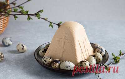 Вкус истории: как приготовить пасхальные угощения по старинным рецептам. Реконструкторы из Москвы Ольга Мамаева и София Вдовичева уже около десяти лет собирают, испытывают и адаптируют рецепты из разных эпох. В преддверии православной Пасхи они рассказали, как на обычной домашней кухне повторить десерт из середины XIX века