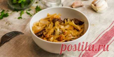 Как потушить капусту с мясом - Лайфхакер