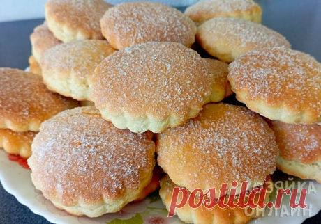 Молочные коржики
Сладкие, ароматные и такие, как в детстве. Отличный вариант для чая!
Ингредиенты:
Яйцо — 4 шт.
Сахар — 400 г
Растительное масло — 200 мл
Молоко — 160 мл
Разрыхлитель — 1 ч. л.
Соль — щепотка
Мука — 800 г
Как приготовить:
В глубокой миске взбейте яйца с сахаром до легкой пены.
Влейте растительное масло и молоко, добавьте щепотку соли. Перемешайте до однородной массы.
Просейте муку вместе с разрыхлителем и постепенно добавляйте к жидкой основе.
Замесите мягк...