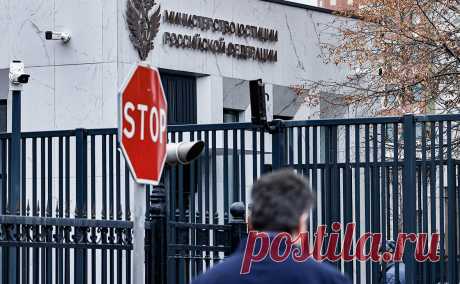Минюст признал нежелательными в России проекты Акунина и Красильщика. Минюст внес в перечень зарубежных неправительственных организаций, деятельность которых признана нежелательной на территории России, четыре новые НПО.