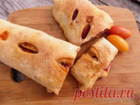 Вкусная пицца-рулет «Стромболи» Сочная, много сыра и безумно вкусная пицца! Готовили «Стромболи» в первый раз, заворачивали пиццу-рулет двумя способами. В нашей семье мнения разделились, а какой способ понравился вам? Приготовьте и ...