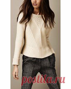 Элегантные зигзаги спицами. Свитер с баской от Burberry