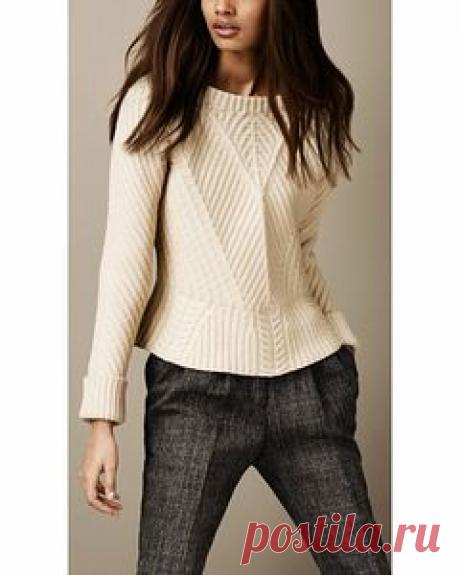 Элегантные зигзаги спицами. Свитер с баской от Burberry