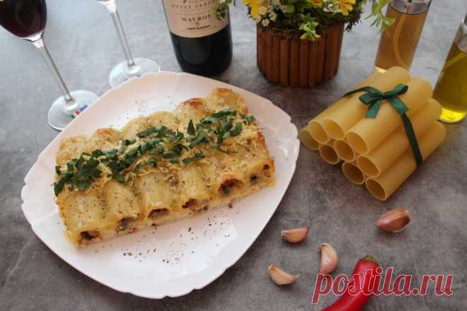 Каннеллони с фаршем под соусом бешамель (и грибами)