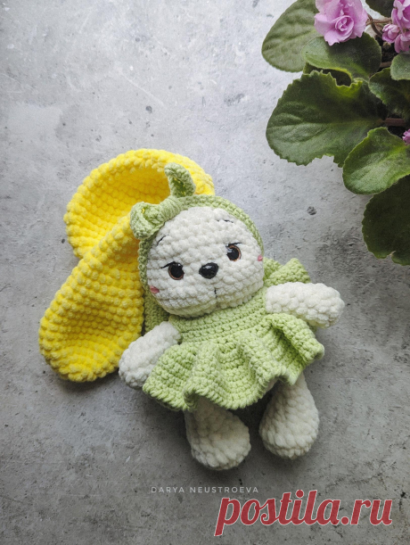 PDF Заюша из плюша крючком. FREE crochet pattern; Аmigurumi toy patterns. Амигуруми схемы и описания на русском. Вязаные игрушки и поделки своими руками #amimore - зайка из плюшевой пряжи, заяц, плюшевый зайчик, кролик, зайчонок в платье, крольчонок.
