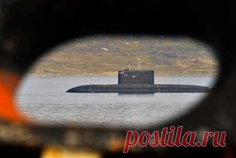 Стало известно о возможном переходе двух российских подлодок «южным» маршрутом. Две российские подлодки проекта Варшавянка могут совершить переход с Балтийского моря на Тихоокеанский флот (ТОФ) «южным» маршрутом через Средиземное море, а не через Северный морской путь. Об этом ТАСС стало известно от близкого к Военно-морскому флоту (ВМФ) России источника.