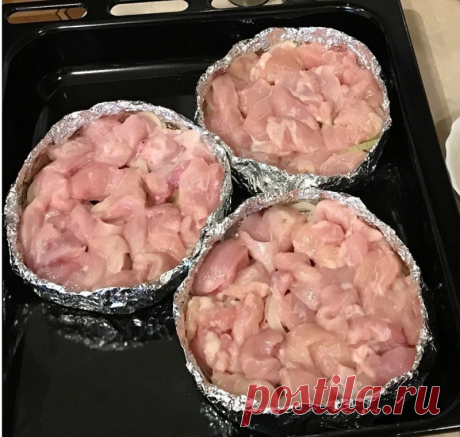 Самое вкусное куриное филе «Сюрприз». Отменный ужин без растрат и хлопот 
Поделиться на Facebook Pinterest ВКонтакте Twitter Одноклассники

Блюда из мяса непременно должны быть в рационе каждого человека. Однако случается, что привычные котлеты и отбивные уже надоели, и хо…