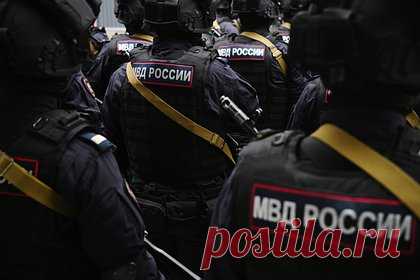 В России в 2022 году изъяли около девяти тонн марихуаны. В 2022 году в России правоохранители изъяли около девяти тонн марихуаны, сообщил глава МВД РФ Владимир Колокольцев на заседании Государственного антинаркотического комитета (ГАК). Колокольцев также подчеркнул, что в стране сохранятся строгие меры к наркосодержащей конопле.