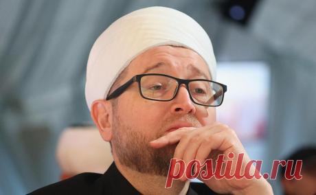 Муфтий Москвы предупредил о последствиях запрета никаба в России. Попытки запретить никаб будут выглядеть «как явный акт нарушения норм светского права и Конституции», сказал муфтий Москвы. Глава СПЧ Фадеев ранее говорил, что этот исламский элемент одежды в России должен быть запрещен