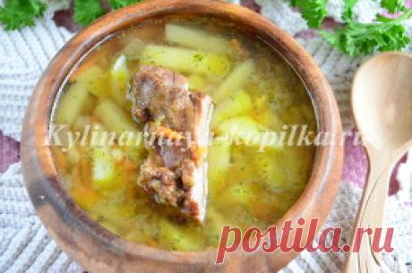 Гороховый суп с копчеными ребрышками в мультиварке