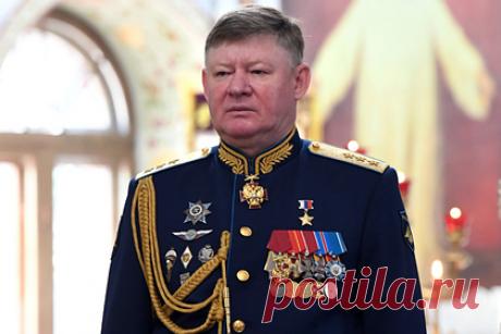 Стал известен руководитель миротворцев ОДКБ в Казахстане. Командующий ВДВ России генерал-полковник Андрей Сердюков назначен главой миротворческих сил ОДКБ в Казахстане. Об этом сообщил официальный представитель Минобороны России генерал-майор Игорь Конашенков. В состав российских миротворческих сил входят подразделения 45-й отдельной бригады спецназа ВДВ, отметил он.