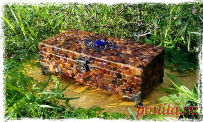 Шкатулка из ракушки Предлагаю вам мастер-класс по оформлению и отделки шкатулки при помощи натуральной мозаики (фрагментов ракушек). Для этого подготовьте материалы: 1) Шкатулка деревянная “Сонет”, габариты Д-20см; В-6см...