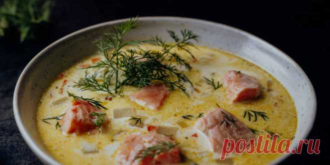 Lohikeitto – Finnische Lachssuppe Schnelles und einfaches Rezept für Lohikeitto, eine feine und cremige finnische Lachssuppe mit Kartoffeln, Möhren, Sahne und Dill.