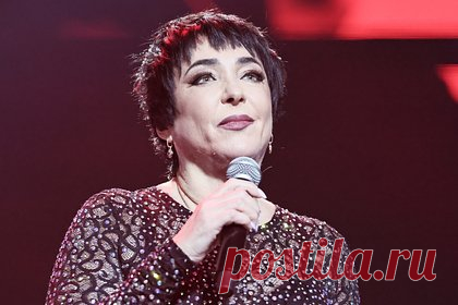 Адвокат Жорин сообщил о страданиях Лолиты из-за отмененных концертов. Адвокат Сергей Жорин сообщил о том, что певица Лолита страдает из-за отмененных концертов. Юрист заявил, что артистка не заслуживает такой травли. В качестве примера он привел Филиппа Киркорова, который, как и певица, участвовал в «голой вечеринке», а после появился в шоу на телевидении.