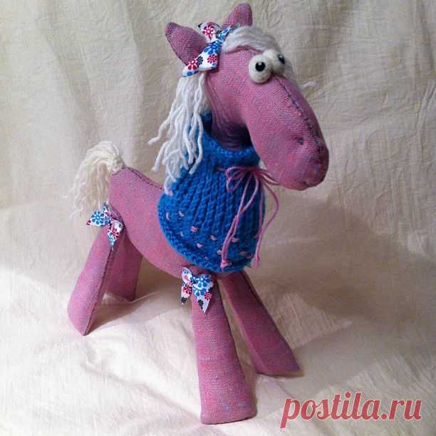 очаровательная Джоли, символ наступающего 2014 года)))