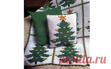Вязаные плед и подушка с елками.