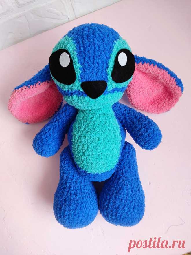 PDF Стич крючком. FREE crochet pattern; Аmigurumi doll patterns. Амигуруми схемы и описания на русском. Вязаные игрушки и поделки своими руками #amimore - инопланетянин, персонаж из мультфильма Лило и Стич, инопланетный гость, Дисней, Disney Lilo & Stitch.
