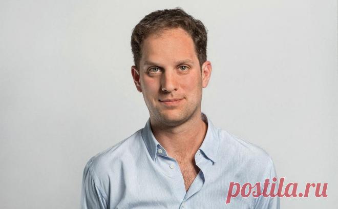 Арестованный в России журналист WSJ написал семье, что не теряет надежды. Гершкович по-русски написал маме, что та, советская эмигрантка, с детства «хорошо подготовила меня к тюремной еде», так как в СИЗО по утрам кормят пшеничной и овсяной кашами. Репортера обвиняют в шпионаже, он отвергает обвинения