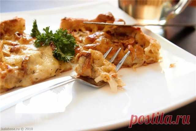 Вкусный пирог с грибами и сметанкой.