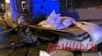 В Томске водитель без прав сбил дорожных рабочих. Лишённый водительских прав мужчина в Томске сбил дорожных рабочих, один из них скончался на месте. Читать далее