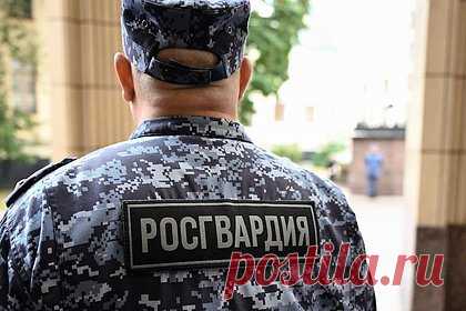 Два взрывных устройства обезвредили на российской электроподстанции. На электроподстанции в Курской области обезвредили два самодельных взрывных устройства. Его обнаружили около села Белица. Устройство обезвредили и изъяли росгвардейцы, пострадавших нет. Ранее сообщалось, что в Уфе ищут диверсантов, устроивших поджог на подстанции «Башкирэнерго».