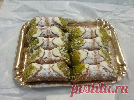 Сицилийские канноли. Рецепт от шеф-повара ~ Мир под оливами Хотите приготовить сицилийские канноли? Подробный рецепт самых знаменитых сицилийских пирожных от шеф-повара Даниэлы Греко