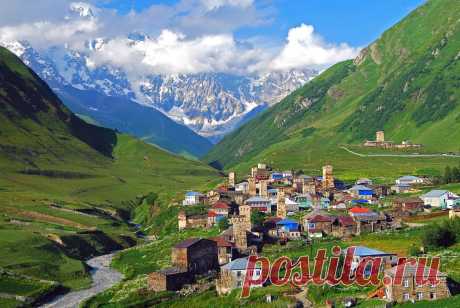 Georgia4travel
Портал представляет широкий выбор готовых экскурсионных программ по всей стране, а также эксклюзивные туры для индивидуальных путешественников и групп.
Экскурсии, мастер-классы, трекинги, фототуры и прогулки на яхтах - на Georgia4travel.ru найдется все.
Экскурсии проводятся из всех крупных городов страны, выезд в туры возможен из Тбилиси, Батуми, Кутаиси, Боржоми, Бакуриани, Кобулети и даже Местии, расположенной высоко в горах.