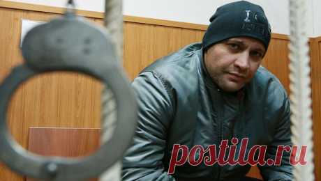 Дети Политковской заявили, что не считают помилование Хаджикурбанова искуплением вины. Дети убитой в 2006 году журналистки Анны Политковской Вера и Илья резко осудили помилование и освобождение бывшего сотрудника МВД Сергея Хаджикурбанова. Об этом сообщает &quot;Новая газета&quot;. По словам детей Политковской, помилование ...
