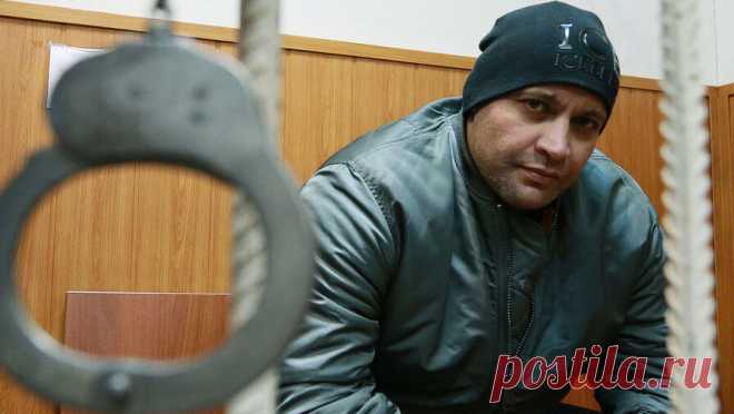 Дети Политковской заявили, что не считают помилование Хаджикурбанова искуплением вины. Дети убитой в 2006 году журналистки Анны Политковской Вера и Илья резко осудили помилование и освобождение бывшего сотрудника МВД Сергея Хаджикурбанова. Об этом сообщает "Новая газета". По словам детей Политковской, помилование ...