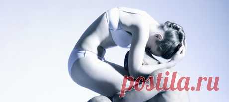 Парные ароматы для нее и для него после многолетней опалы вновь стали актуальны. Правда, несмотря на общее название, дизайн флаконов и рекламные кампании, характеры у этих парфюмов зачастую кардинально разнятся. #секретыкрасоты