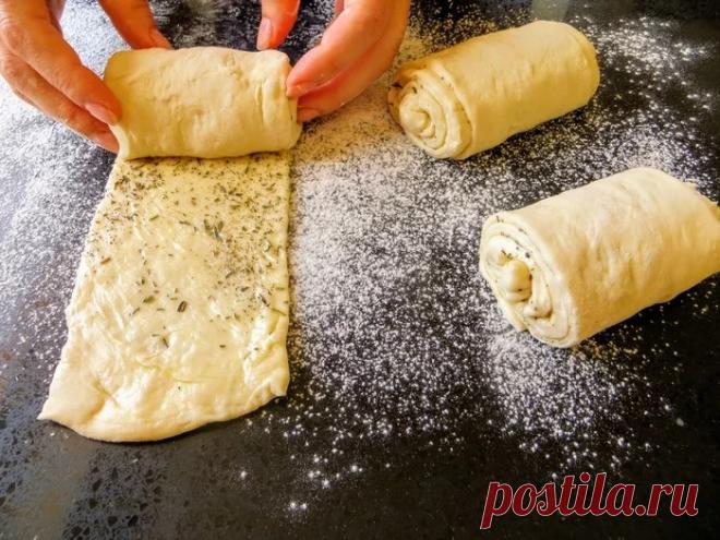 Масляный, слоеный хлеб - БУДЕТ ВКУСНО!
                                             - 30 ноября
                                             - 43777702306 - Медиаплатформа МирТесен Очень люблю домашнюю выпечку и хлеб в магазине практически не покупаем. Сегодня рецепт ароматных булочек, просто, вкусно и слоено! Пеку вместо хлеба. Для замеса использую прессованные, замороженные дрожжи (вы можете взять сухие, в три раза меньше). Теплую воду выливаем в муку, добавляем сахар, -...