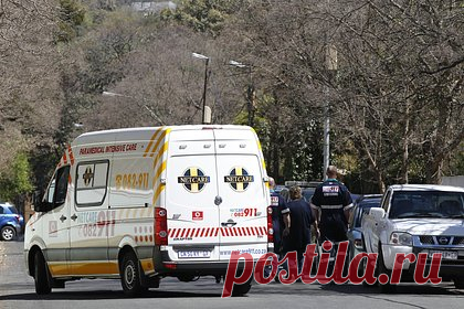 10 человек погибли при взрыве бензовоза в ЮАР. В результате взрыва бензовоза в провинции Гаутенг Южно-Африканской Республике (ЮАР) погибли 10 человек. Это произошло в городе Боксбург, провинция Гаутенг. Бензовоз застрял под мостом недалеко от больницы. Не место прибыли пожарные, однако вскоре автоцистерна взорвалась.