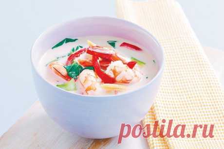 Thai coconut prawn soup with lemongrass and lime