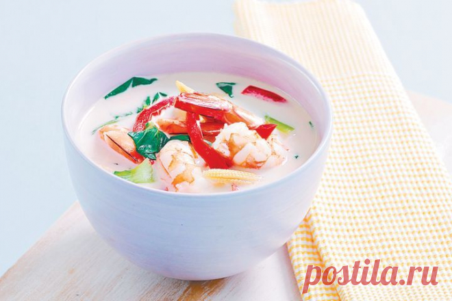 Thai coconut prawn soup with lemongrass and lime