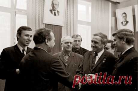 Большая зачистка. Как наводили порядок в компартии 28 апреля 1933 г., при ЦК ВКП(б) была создана Центральная комиссия по чистке в партии.