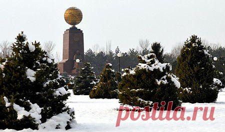 По сообщению Узгидрометцентра, с 4 по 10 февраля по Узбекистану сохранится необычно холодная погода с температурой воздуха на 10-15° ниже нормы.
Ночная температура воздуха 5-6 февраля будет в пределах 15-20° мороза, 7-10 февраля 10-15° мороза. Днем 4-8 февраля 5-10° мороза, 9-10 февраля 2-7° мороза.
Примечательно, что самые холодные дни совпали с последними днями зимней “чилли”,  “чилля” - 40 самых холодных дней зимы