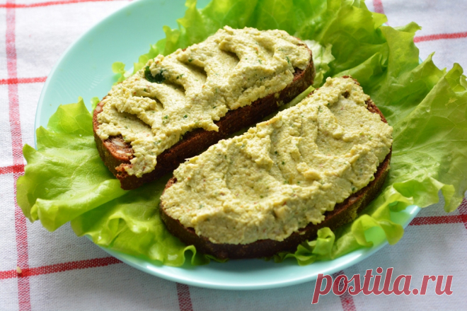 Закуска из консервированных шампиньонов и оливок