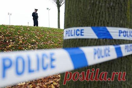 Останки убитой мужем 23 года назад женщины нашли в саду у дома супругов. В Кенте, Великобритания, найдены останки убитой 23 года назад беременной женщины. На тот момент 34-летняя беременная мать троих детей Дебби Григгс пропала в мае 1999 года. Полиция начала расследование дела, в ходе которого под подозрение попал супруг Дебби, моряк по имени Эндрю.